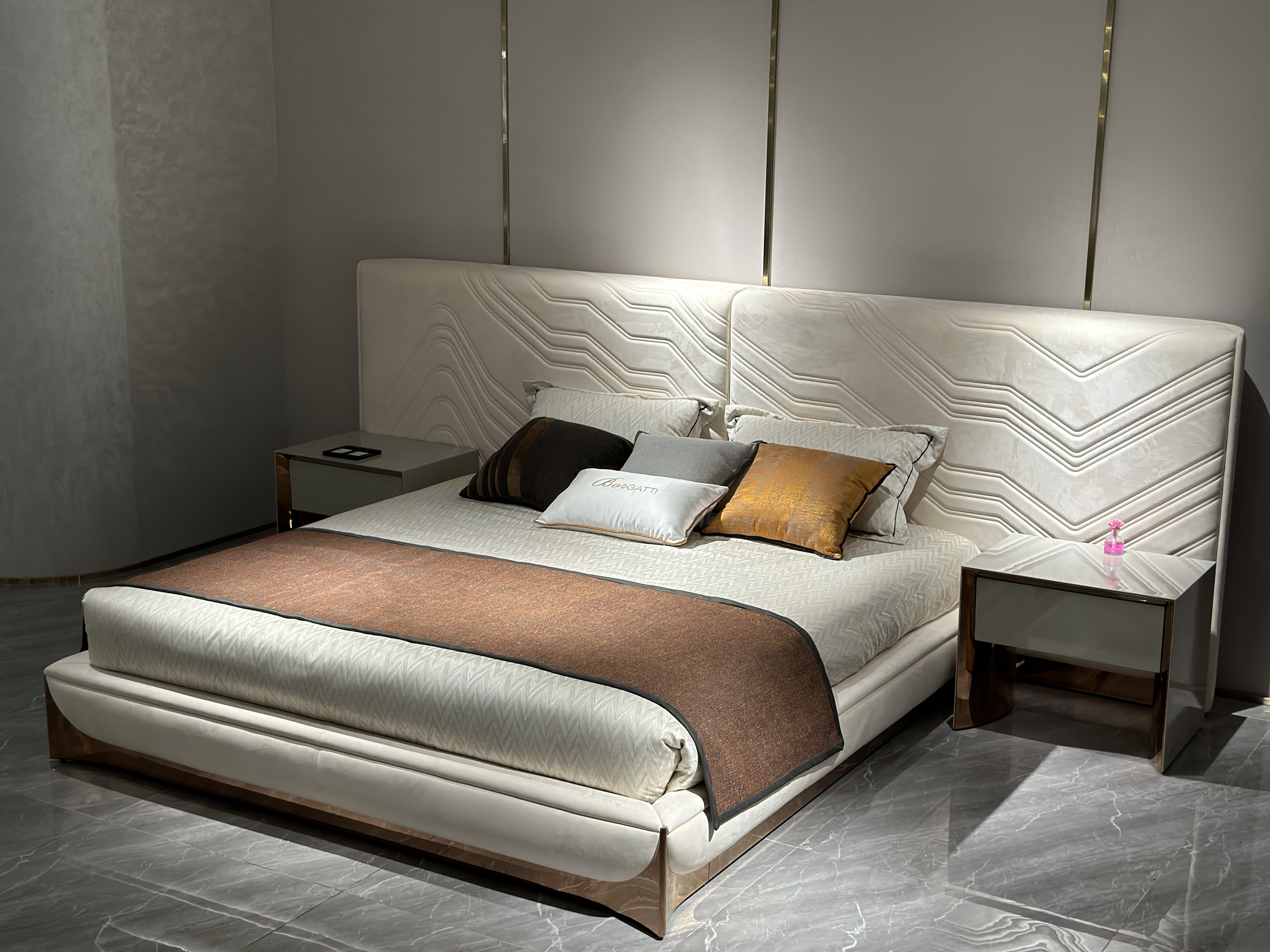 Luxury Textured Upholstered Matress with Metallic Base