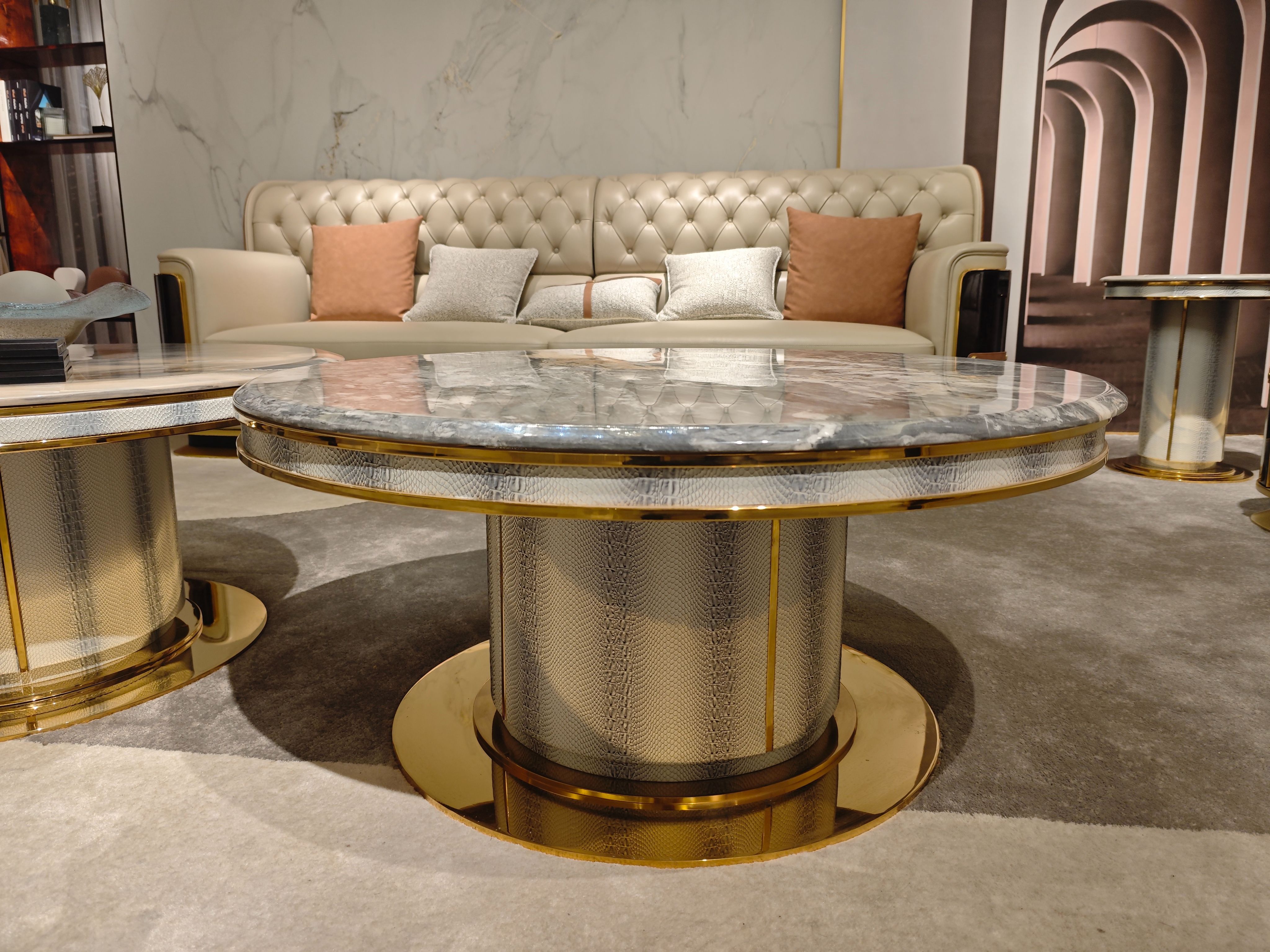 Luxury Marble - Top Gold - Accent Round Coffee Table