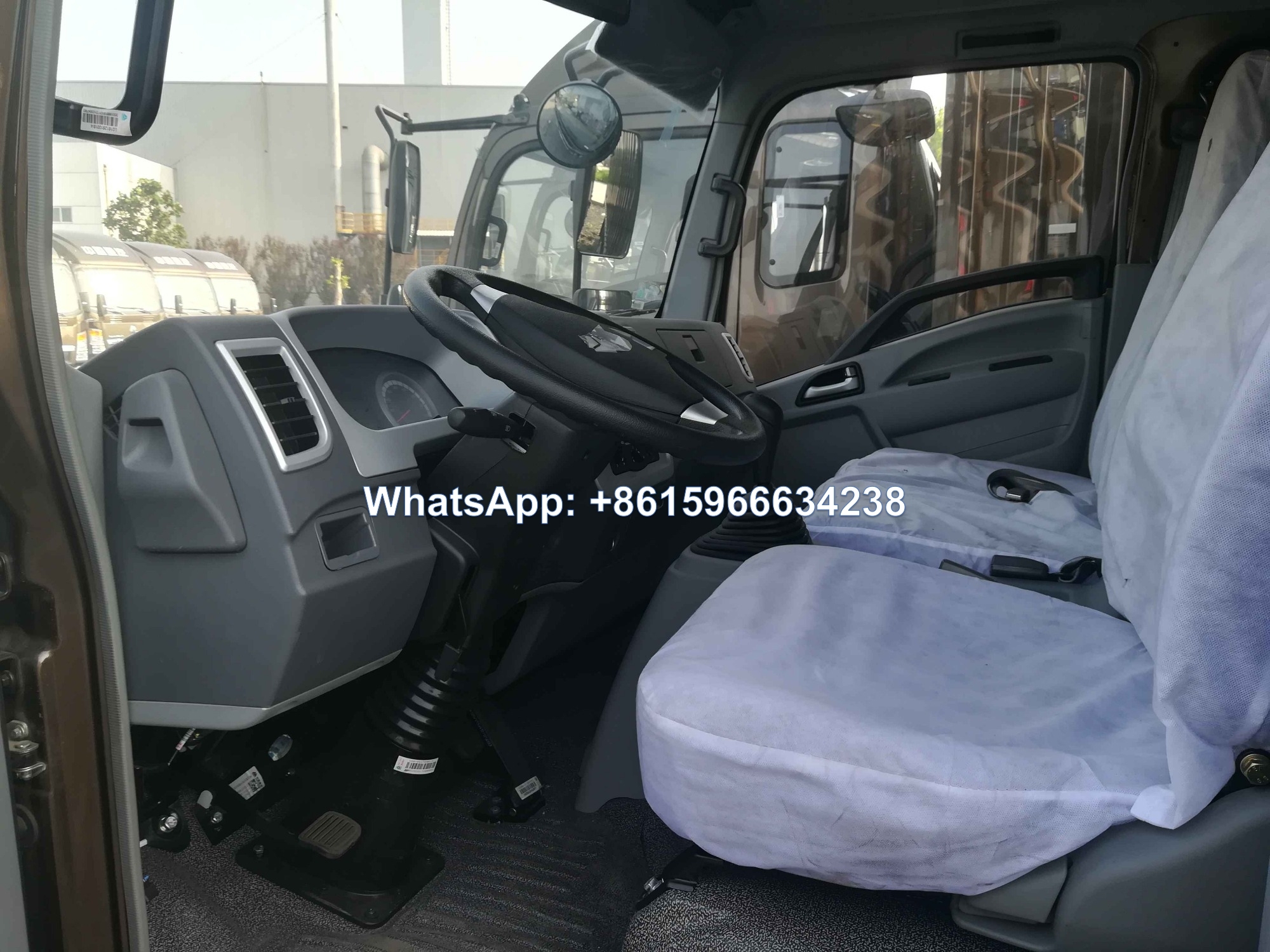 Sinotruk HOWO 4x2 Container Cargo Truck 15 ton