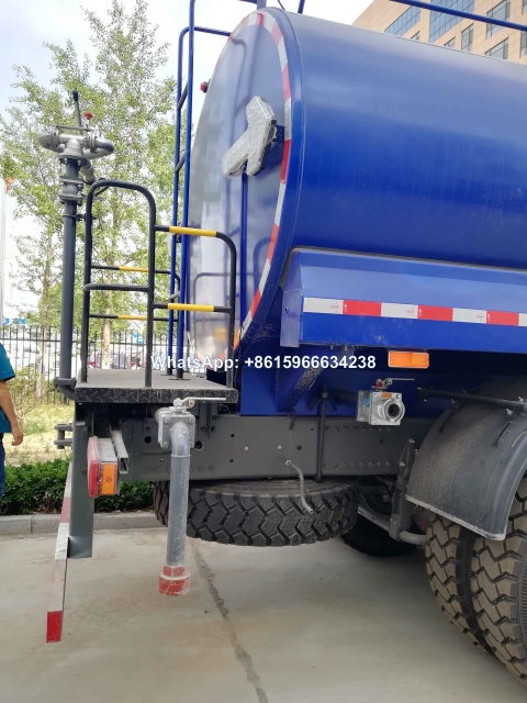 Sinotruk HOWO 6x4 20000L Water Bowser Truck/Water Sprinkler Truck