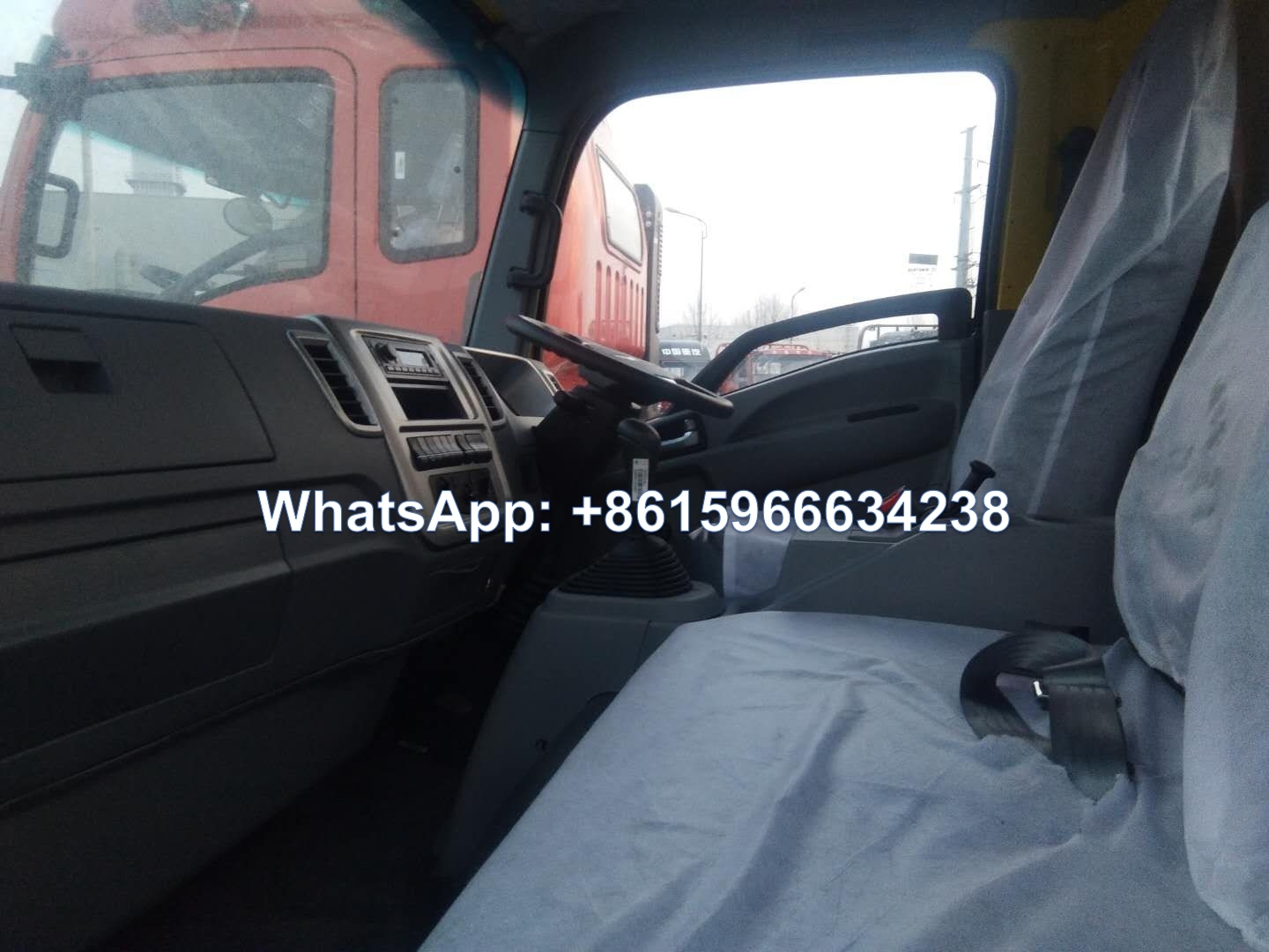 SINOTRUK HOWO 5 ton to 6ton light cargo truck 4x2