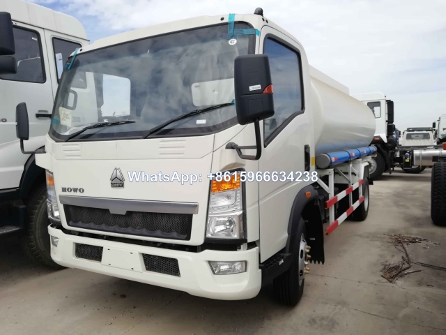 SINOTRUK HOWO 4x2 5000 liters fuel tank truck