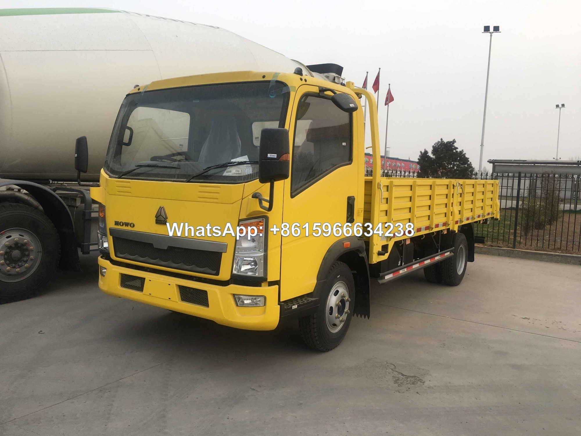 SINOTRUK HOWO light 7 ton cargo truck 4x2