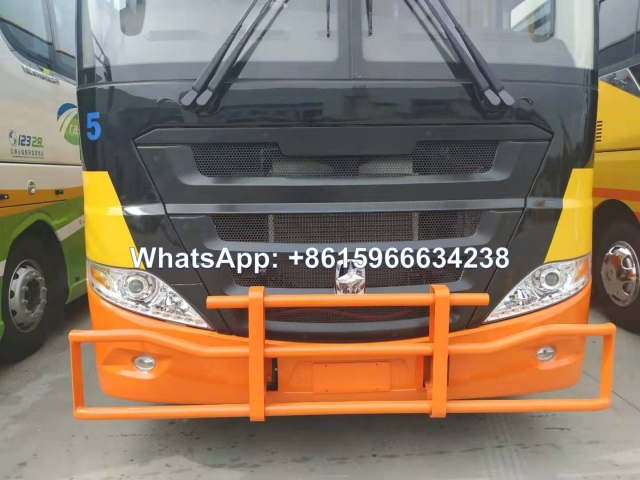 China 12.5 meters 3 axle Coach Bus 50-60 seats luxury bus