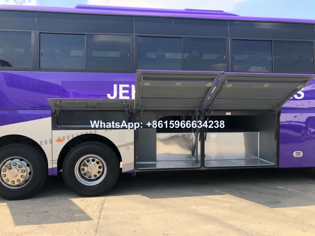 China Aisa Star Bus 3 axle Luxury Coach Bus 59 setas