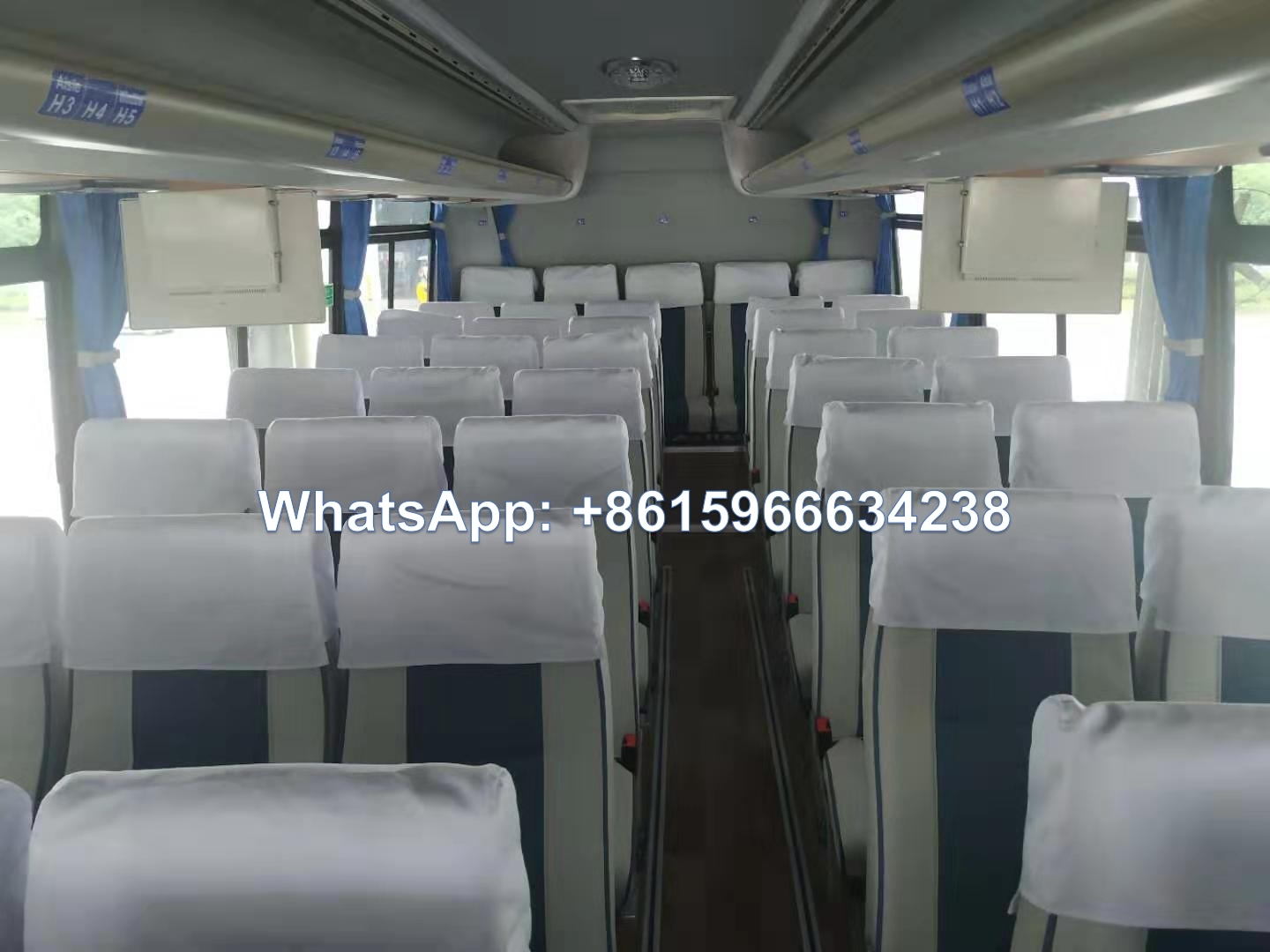 China 12.5 meters 3 axle Coach Bus 60-70 seats luxury bus