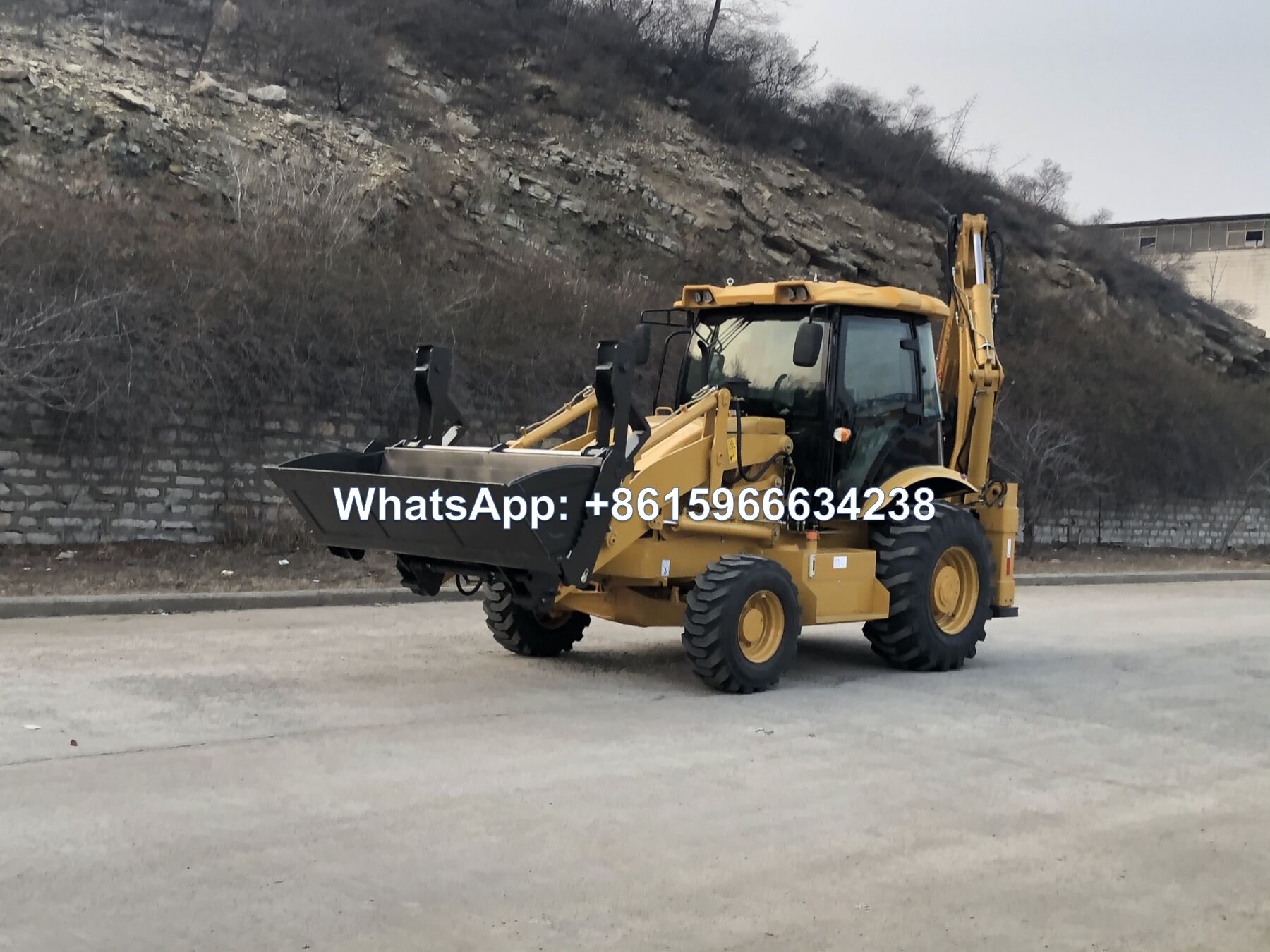 China TLB 4 in 1 Tractor Backhoe Loader 8200KG 1CBM bucket