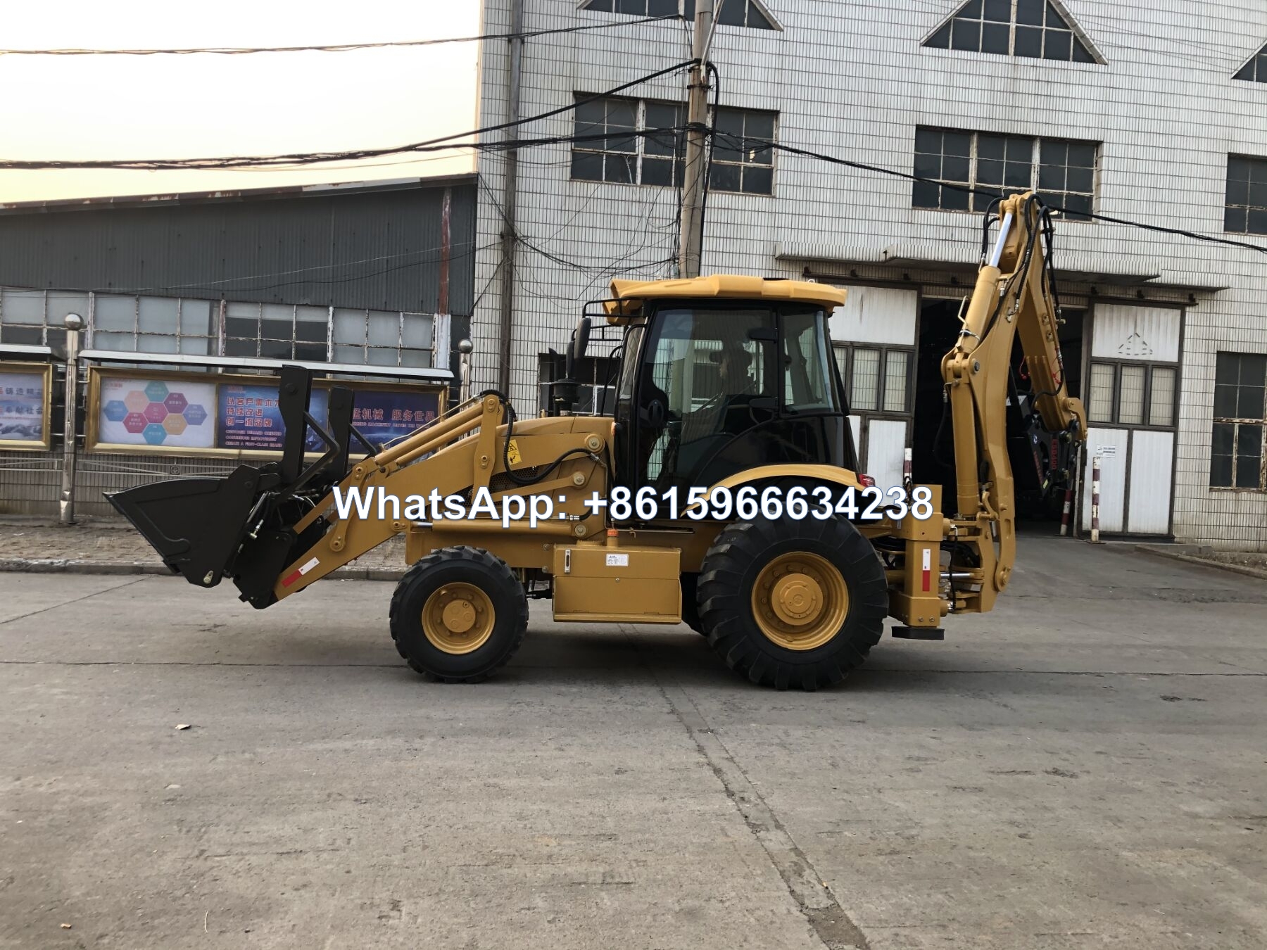 China TLB 4 in 1 Tractor Backhoe Loader 8200KG 1CBM bucket