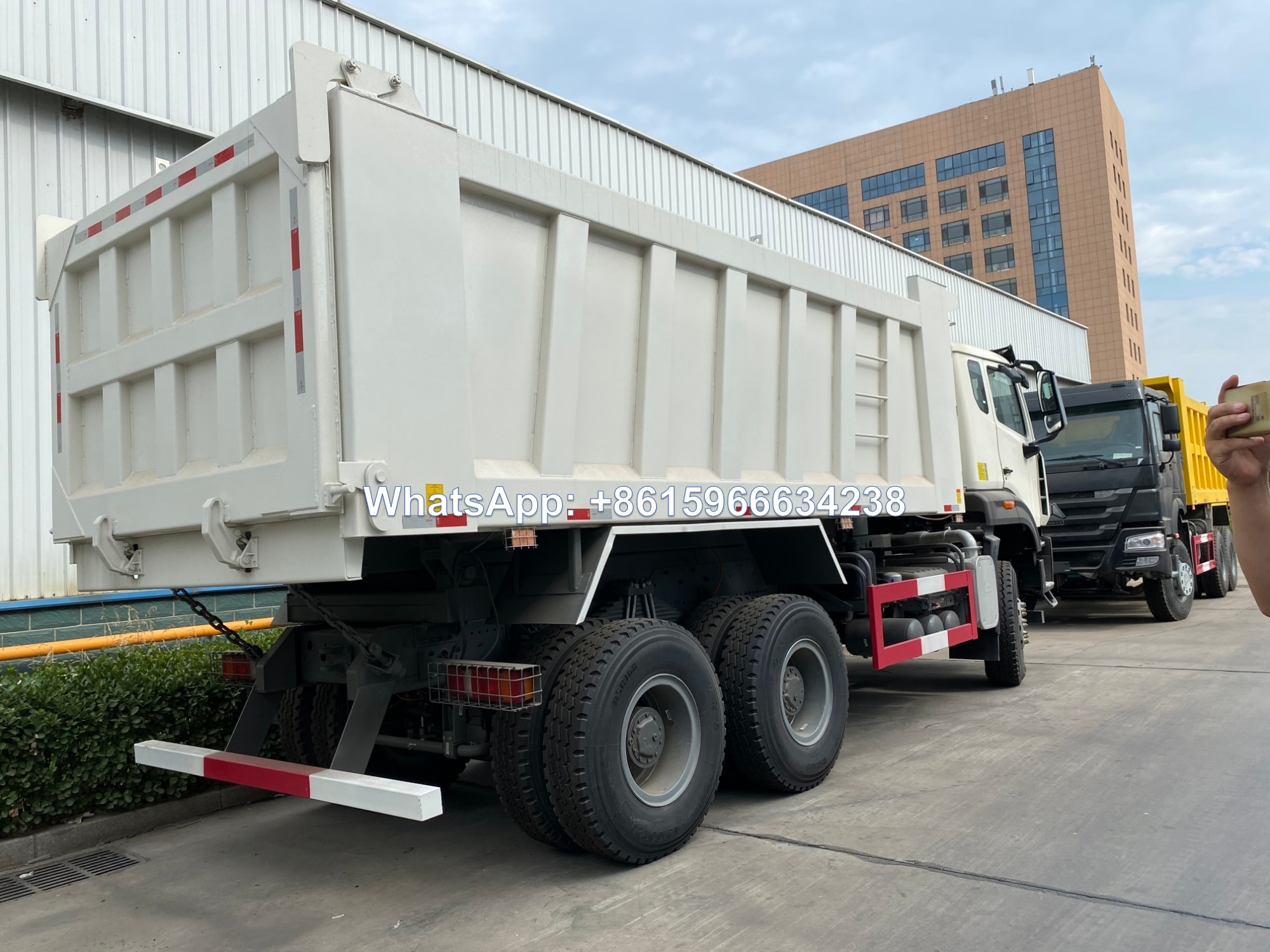 Sinotruk Hohan 6x4 Dump Truck 371HP sale