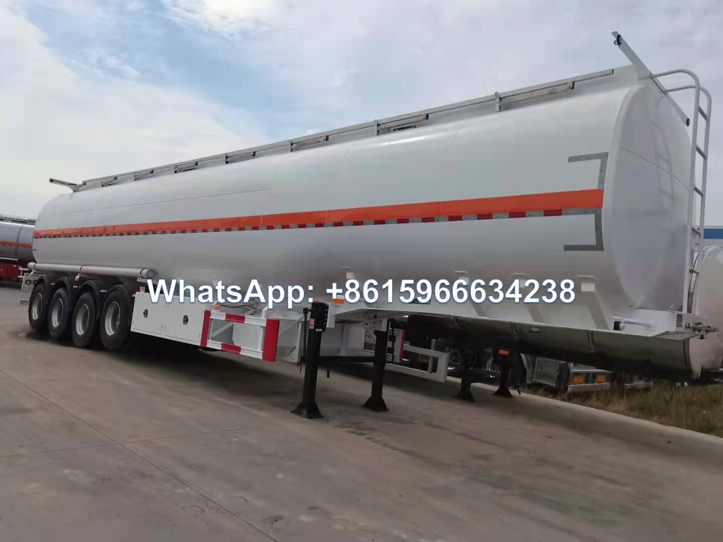 Sinotruk high quality 4 axle Fuel Tanker Trailers 60000Liters sale