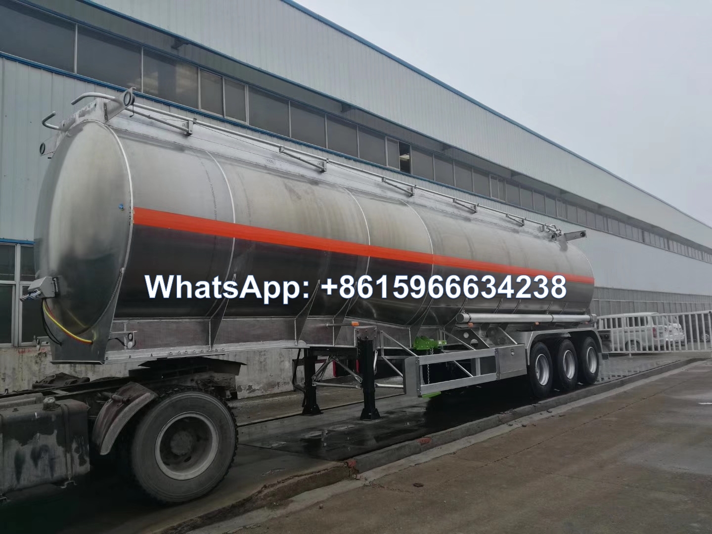Strong 3 axle Aluminum Fuel Tanker Trailers 42000Liters sale