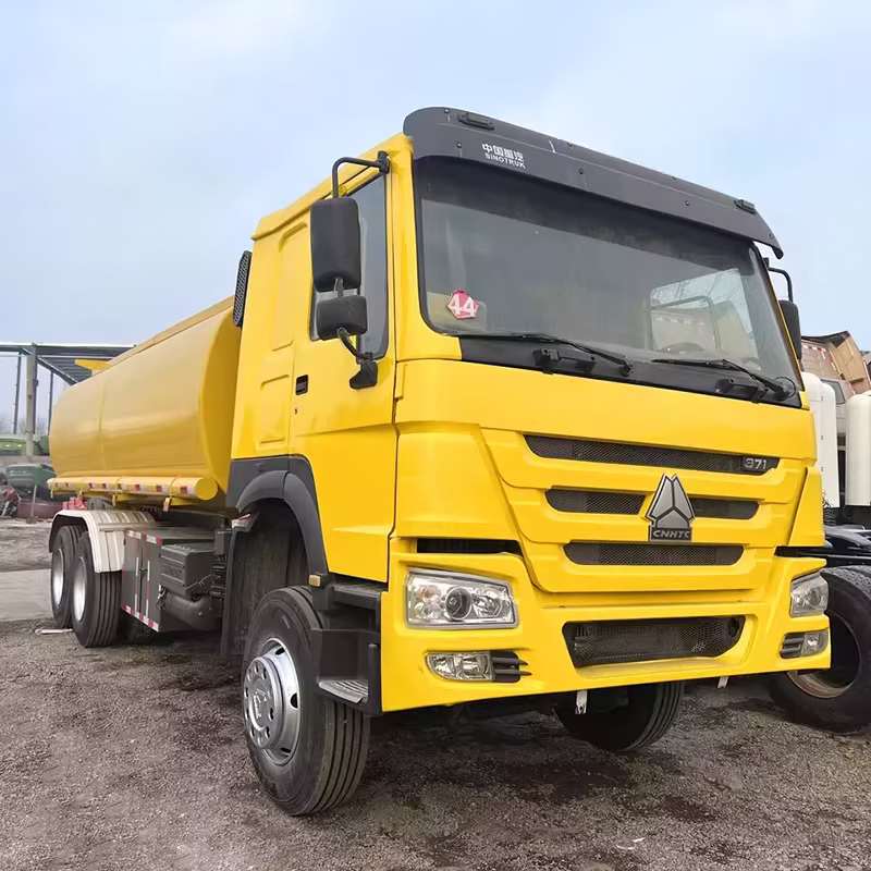 Used euro2 HOWO 6X4 20000liters oil Tank Truck fuel transport truck for sale