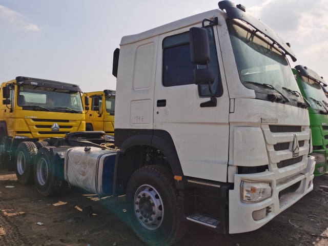 High quality 2014- 2018 Year Sinotruk HOWO 6x4 Refurished used second hand Tractor Truck 371HP sale