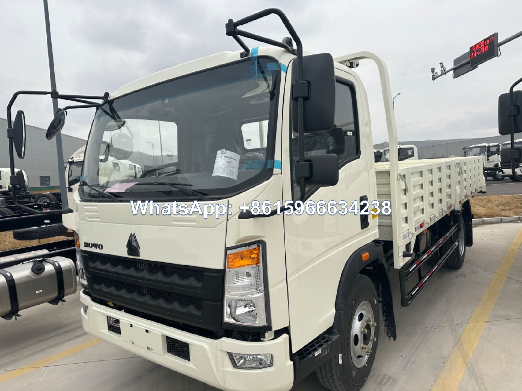 China factory SINOTRUK HOWO 4x2 cargo trucks 5 ton to 15 ton hot sale