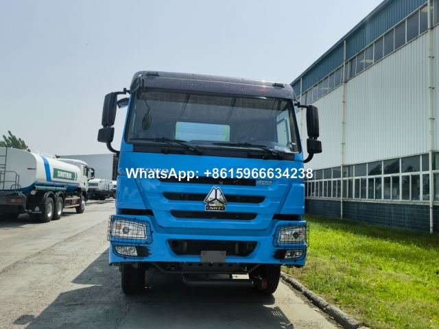 China factory Sinotruk Howo 8x4 Fuel Tanker Truck 35000L hot sale