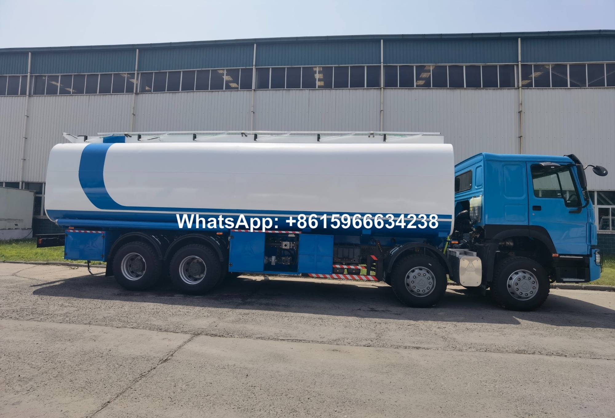 China factory Sinotruk Howo 8x4 Fuel Tanker Truck 35000L hot sale