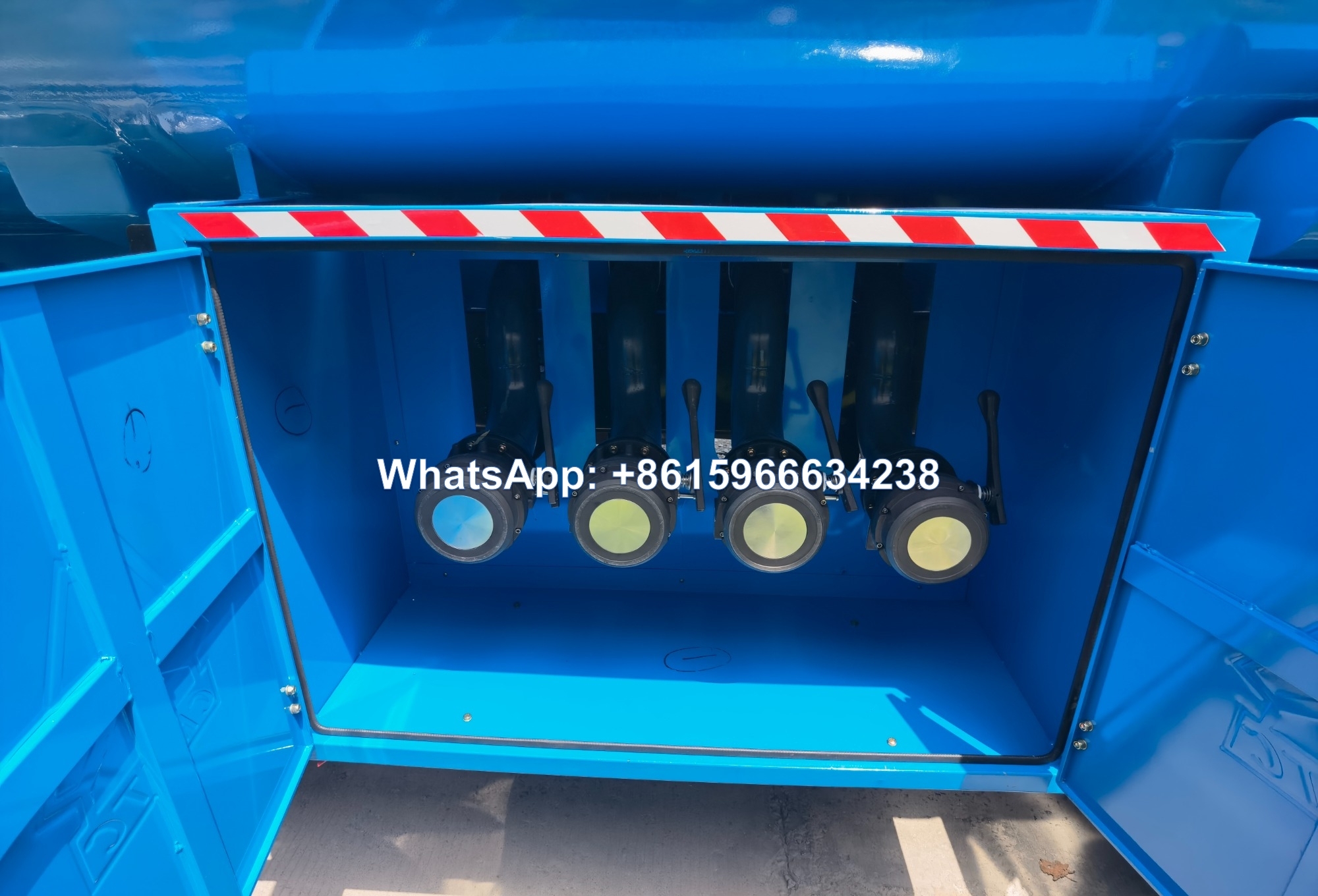 China factory Sinotruk Howo 8x4 Fuel Tanker Truck 35000L hot sale