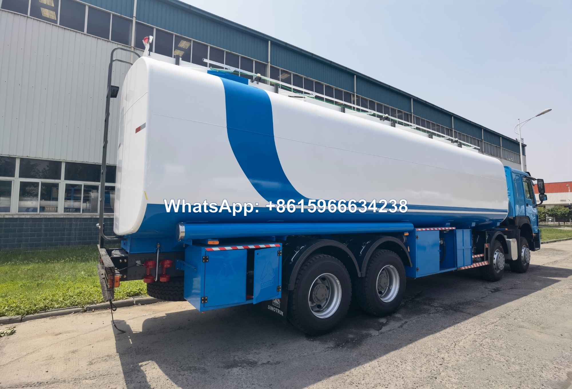 China factory Sinotruk Howo 8x4 Fuel Tanker Truck 35000L hot sale