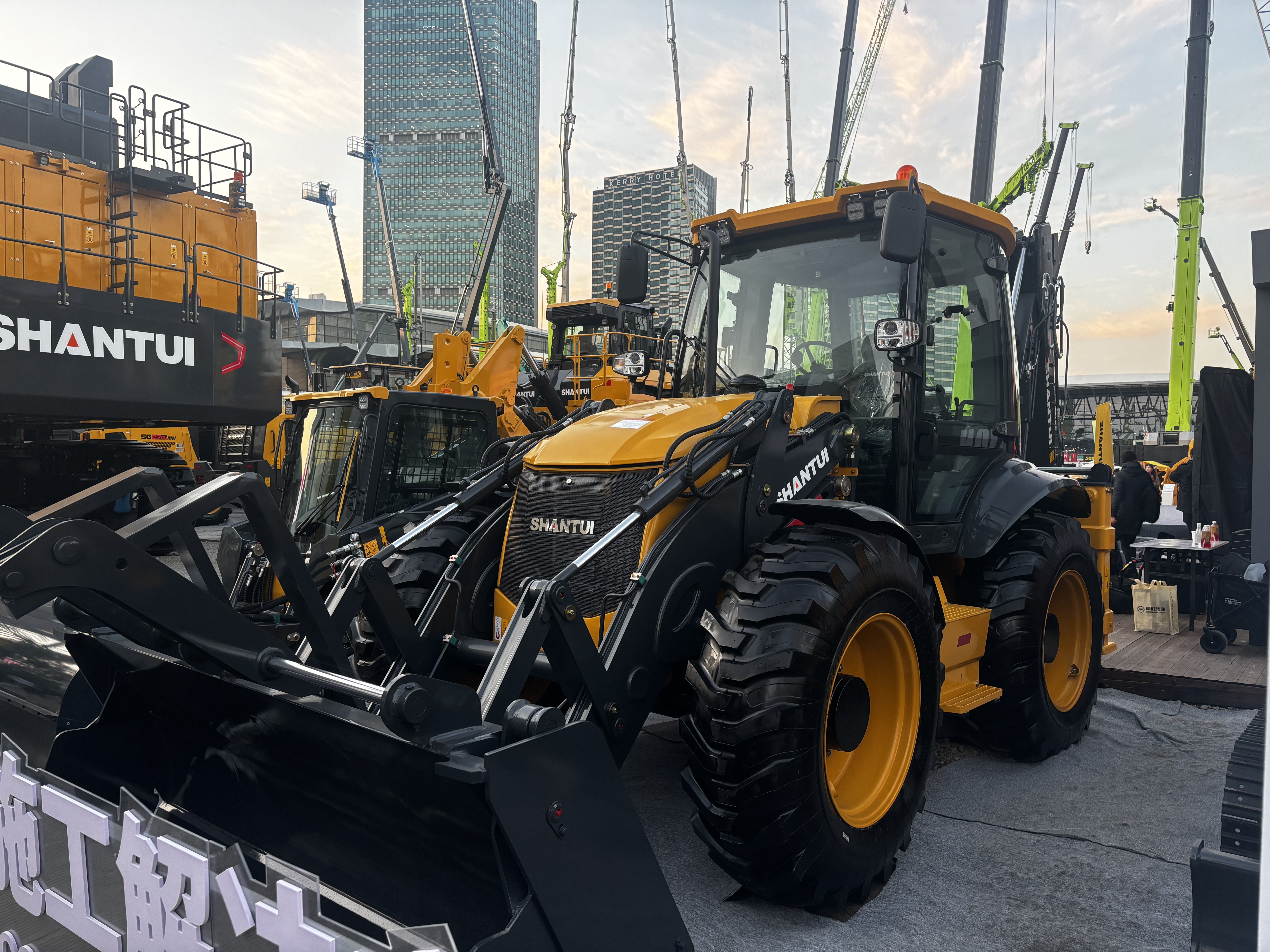 China Shantui brand TLB 4WD  Backhoe Loader 10500KG or sale