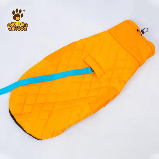China Pet Items / Winter Dog Clothing / Dog Clothes Manufacturer