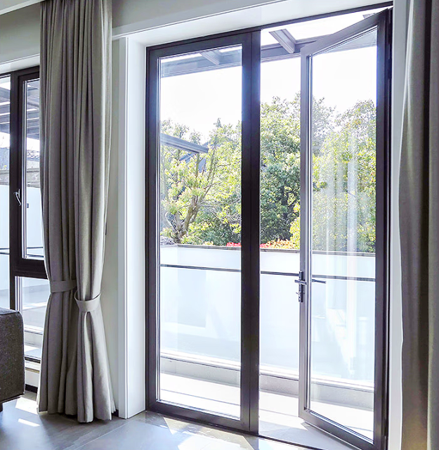 VILLA-75 side-hinged door