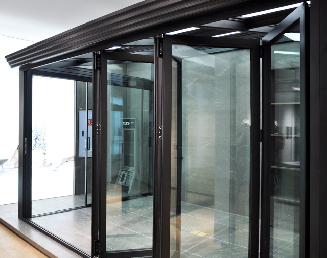 VILLA-75 folding doors