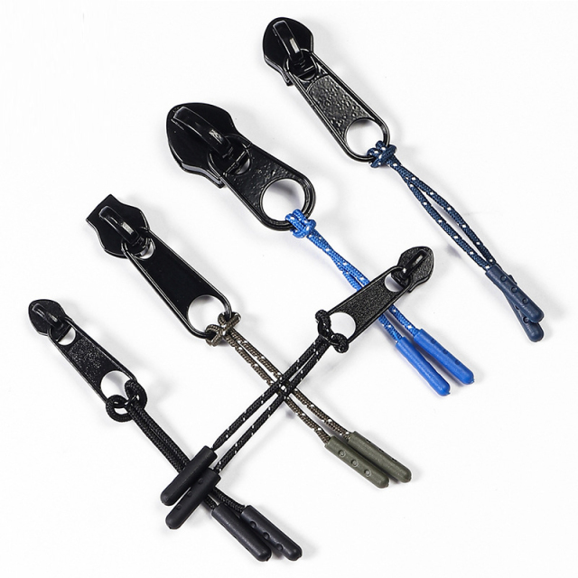 Wholesale High Quality Puller Customized Logo Plastic Zipper Pullers Zipper Head For Clothing and Bags