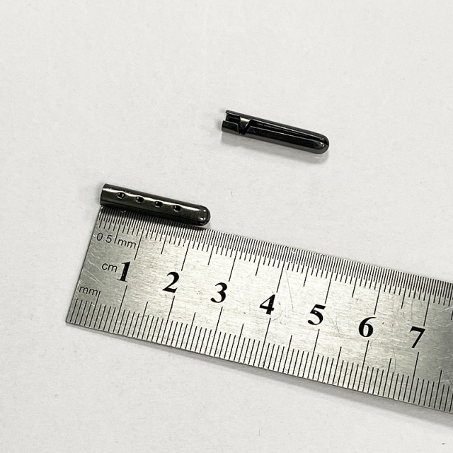 Factory straight supply metal shoelace head rope lead bullet head with 4-hole decorative pendant rope head