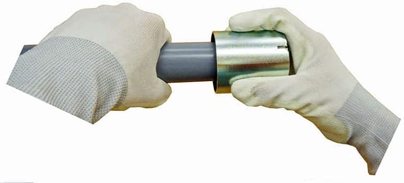 FUJI Pipe Chamferer with robust metal housing deburring a copper pipe