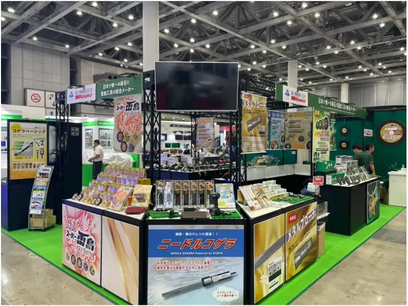 FUJI exhibition booth with grinding wheels, cutting discs and industrial power tools at Japan International Welding Show 2026