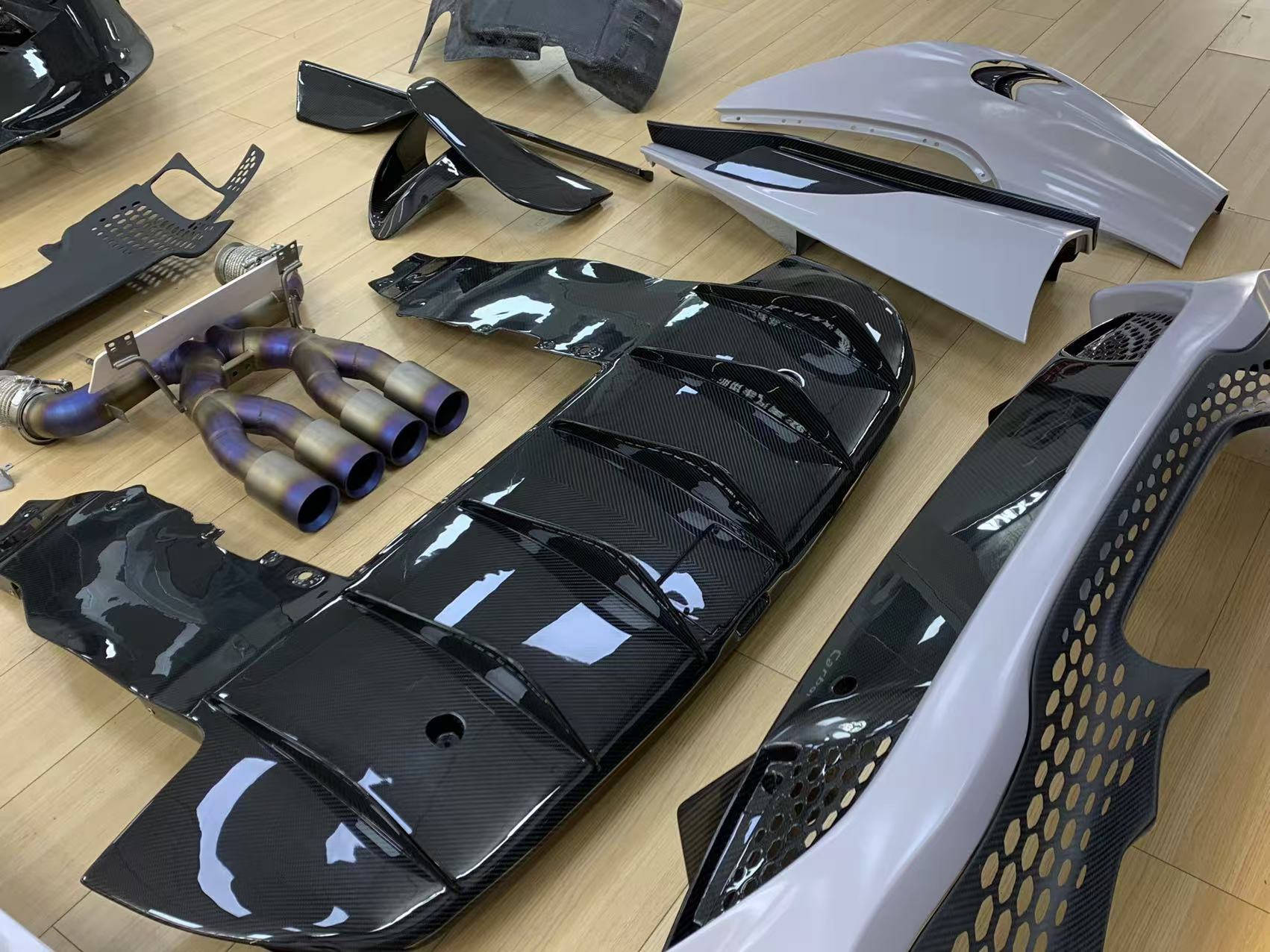 720S Upgrade 765LT Body Kits for Mclaren Excellent Quality Dry Carbon Fiber Front Lip Side Skirt Diffuser Hood Fender