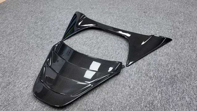 High Quality Dry Carbon Fiber Engine Cover for McLaren 720s Auto Parts Black Engine Cover Body Kit Hot Seller