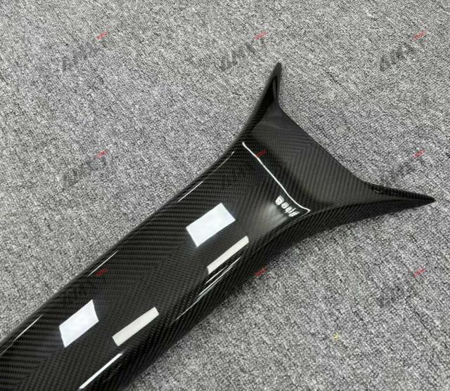 NOVIT High Quality Dry Carbon Roof Scoop for McLaren 720S Luxury Sports Car Vent with Excellent Fitment & Paste Mount