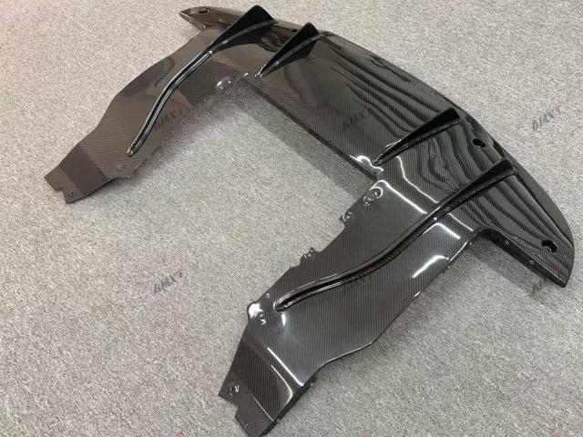 High Quality Fast Delivery Whole Sale Price Dry Carbon Fiber OEM Style Rear Diffuser Body Kits for Mclaren 720S