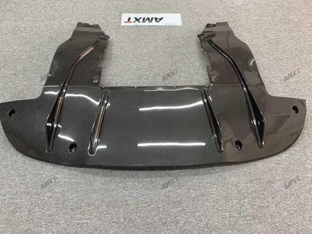 High Quality Fast Delivery Whole Sale Price Dry Carbon Fiber OEM Style Rear Diffuser Body Kits for Mclaren 720S