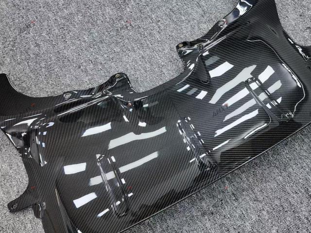 High Quality Fast Delivery Whole Sale Price Dry Carbon Fiber OEM Exhaust Cover Body Kits for Mclaren 720S