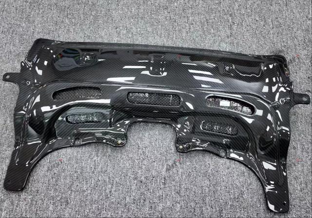 High Quality Fast Delivery Whole Sale Price Dry Carbon Fiber OEM Exhaust Cover Body Kits for Mclaren 720S