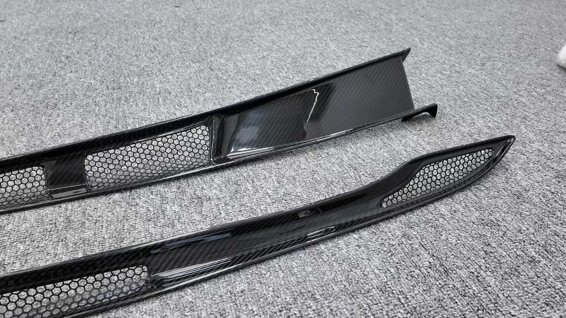 High Quality Fast Delivery Whole Sale Price Dry Carbon Fiber Rear Fender Air Bridge Body Kits for Mclaren 720S