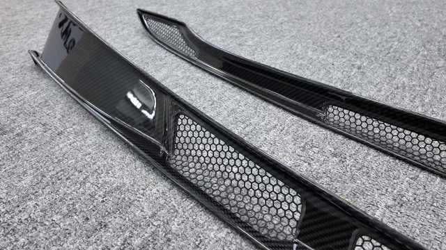 High Quality Fast Delivery Whole Sale Price Dry Carbon Fiber Rear Fender Air Bridge Body Kits for Mclaren 720S