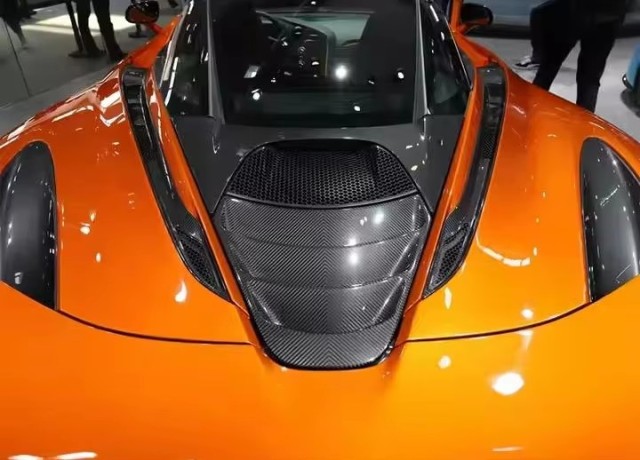High Quality Fast Delivery Whole Sale Price Dry Carbon Fiber Rear Fender Air Bridge Body Kits for Mclaren 720S