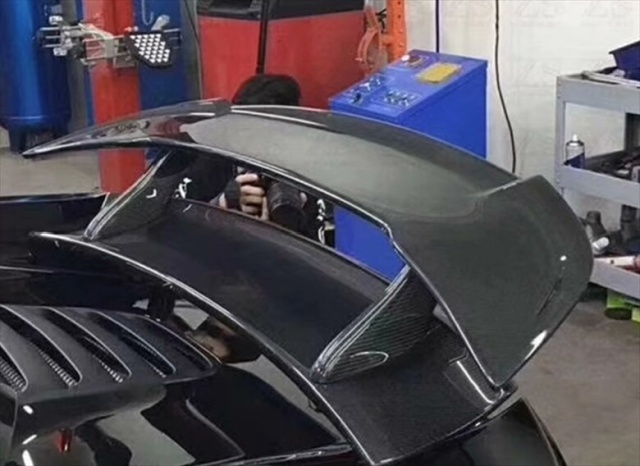 DMC Style Rear Wing Spoiler High Quality Fast Delivery Carbon Fiber Body Kits for McLaren 650S