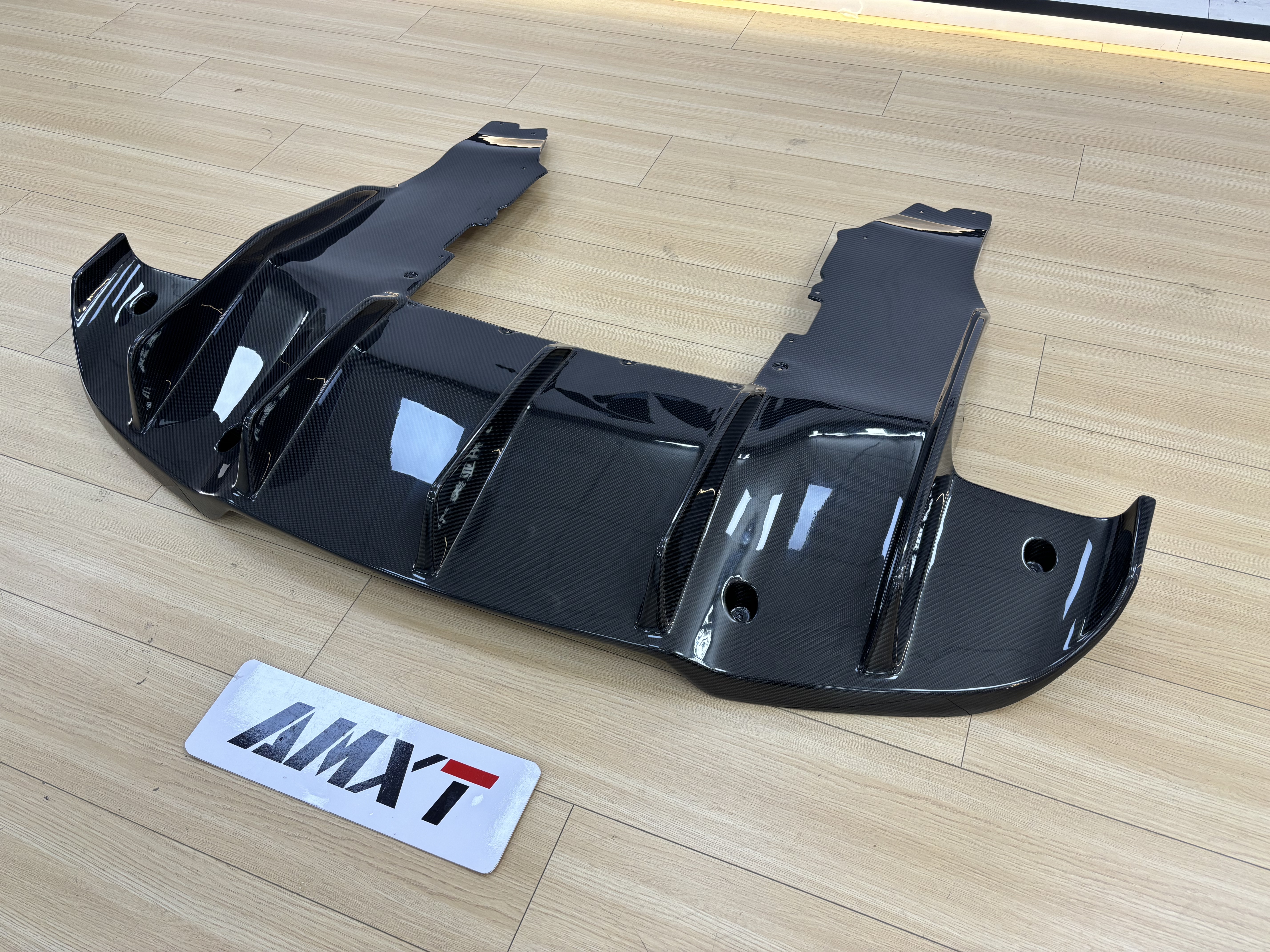 High Quality Fast Delivery Whole Sale Price Dry Carbon Fiber RYF Rear Diffuser Body Kits for Mclaren 720S