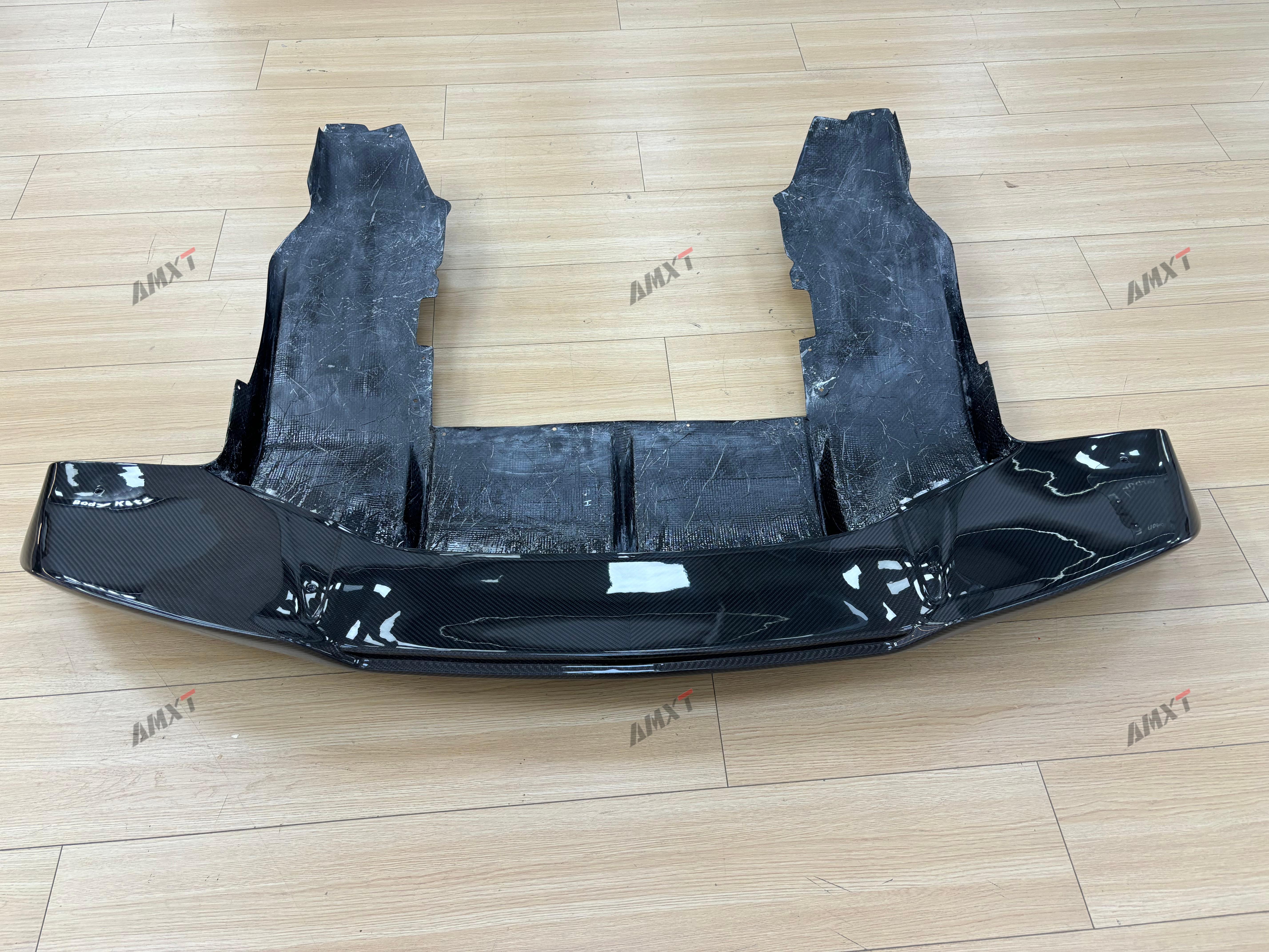 High Quality Fast Delivery Whole Sale Price Dry Carbon Fiber RYF Rear Diffuser Body Kits for Mclaren 720S