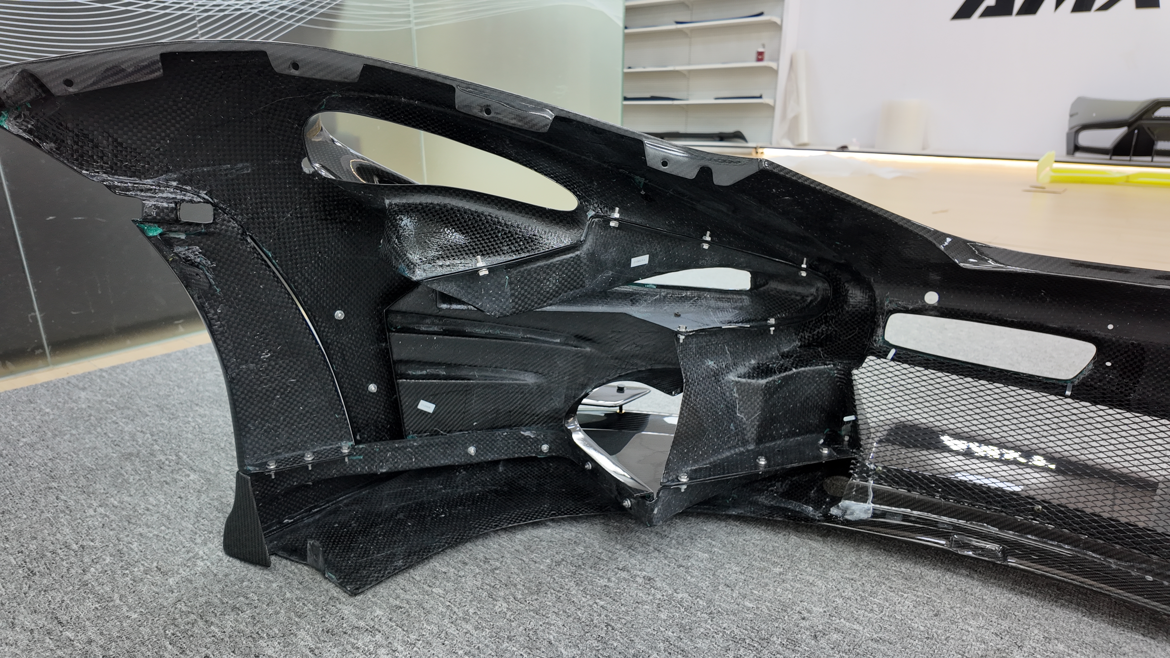 High Quality Fast Delivery Whole Sale Price Prepreg Dry Carbon Fiber GTR Senna Front Bumper Body Kits for McLaren 720S