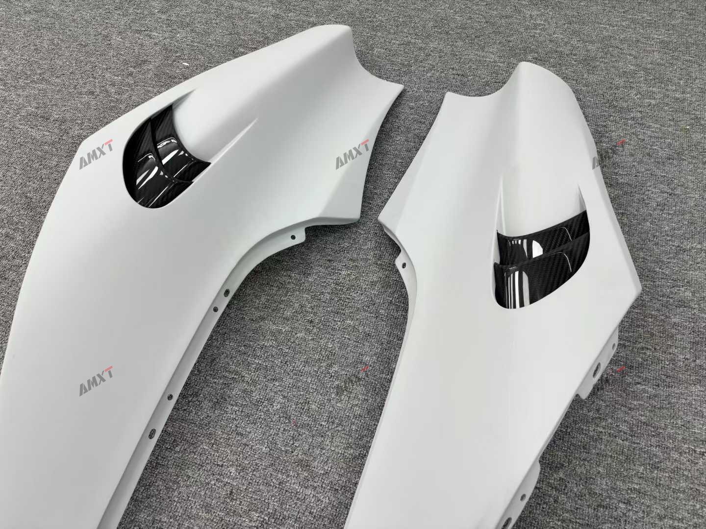 The High Quality Factory-price Dry Carbon Fiber 765LT Style Front Fenders for the McLaren 720S Have an Excellent Fit