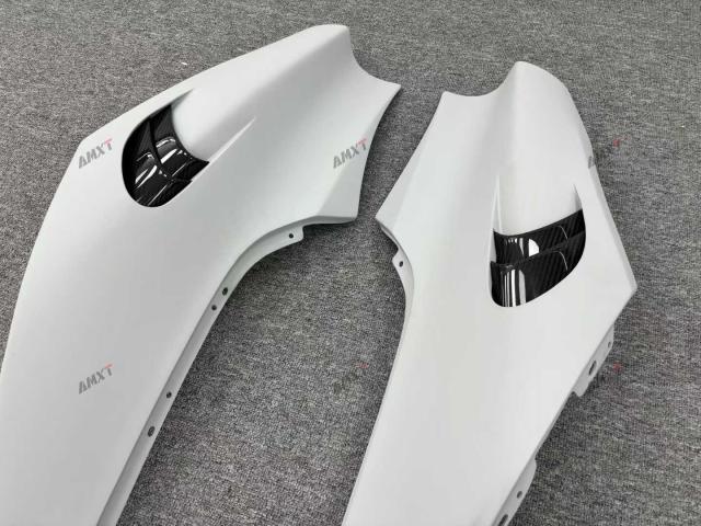 The High Quality Factory-price Dry Carbon Fiber 765LT Style Front Fenders for the McLaren 720S Have an Excellent Fit