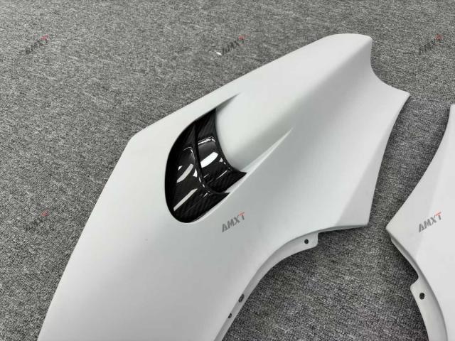 The High Quality Factory-price Dry Carbon Fiber 765LT Style Front Fenders for the McLaren 720S Have an Excellent Fit