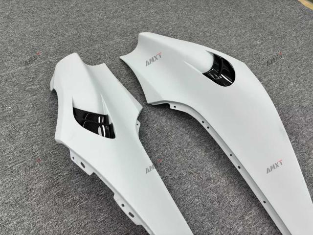 The High Quality Factory-price Dry Carbon Fiber 765LT Style Front Fenders for the McLaren 720S Have an Excellent Fit