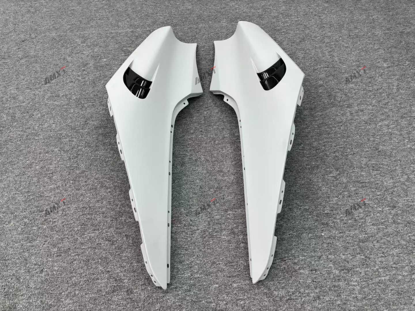 The High Quality Factory-price Dry Carbon Fiber 765LT Style Front Fenders for the McLaren 720S Have an Excellent Fit