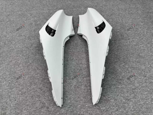 The High Quality Factory-price Dry Carbon Fiber 765LT Style Front Fenders for the McLaren 720S Have an Excellent Fit